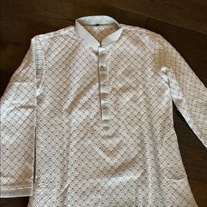 Men's grey kurta set.